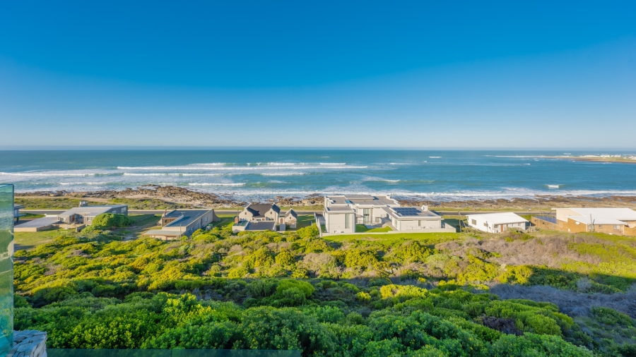 6 Bedroom Property for Sale in Struisbaai Western Cape